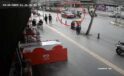 ATV, kırmızı ışıkta geçen otomobile çarptı: 1 yaralı