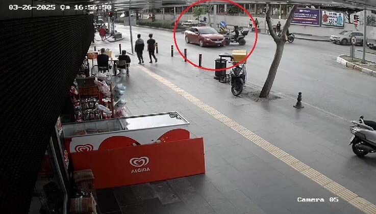 ATV, kırmızı ışıkta geçen otomobile çarptı: 1 yaralı