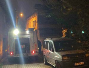 Eşyalarını yenilediği evi alevlere teslim oldu