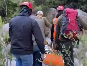 Görevi sırasında sakatlanan Milli Parklar görevlisini JAK ekipleri kurtardı