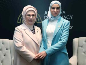 Emine Erdoğan, Suriye Cumhurbaşkanının eşi Latife El Durubi ile görüştü