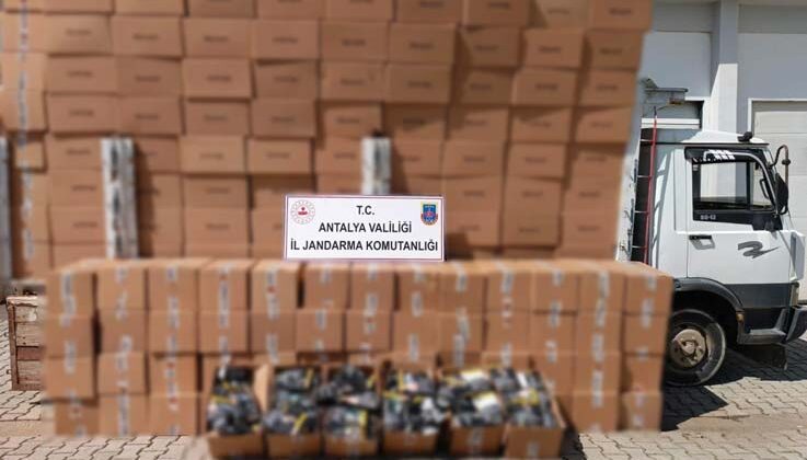 Antalya’da 4 ton kaçak tütün ele geçirildi
