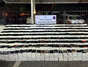 Manavgat’ta 58 bin adet kaçak güneş gözlüğü ele geçirildi
