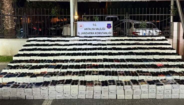 Manavgat’ta 58 bin adet kaçak güneş gözlüğü ele geçirildi