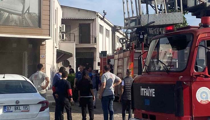 Aksu’da mobilya atölyesindeki yangın korkuttu