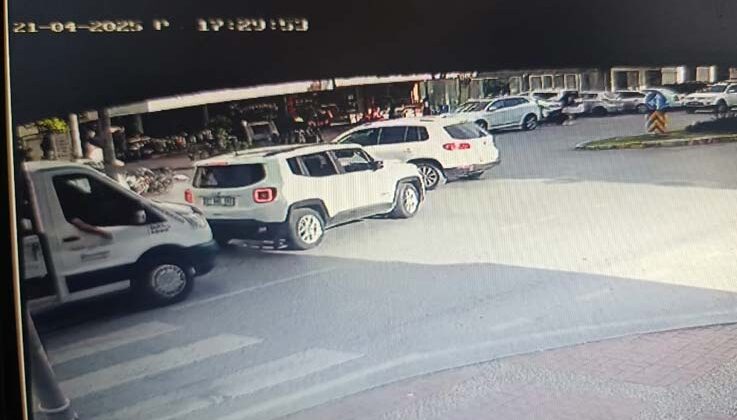Antalya’da otomobil ile motosiklet çarpıştı, sürücü takla atarak yola savruldu