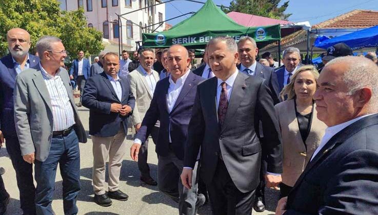 İçişleri Bakanı Ali Yerlikaya’dan Mevlüt Çavuşoğlu’na taziye ziyareti