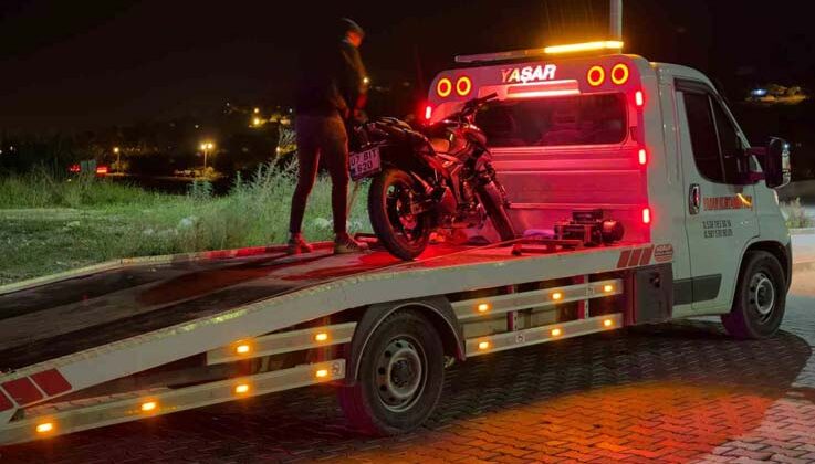 Gazipaşa’da seyir halindeki motosikletten düşen yolcu yaralandı