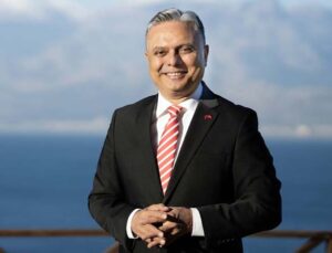 Muratpaşa Belediye Başkanı Ümit Uysal, CHP Genel Başkanlığına adaylığını açıkladı