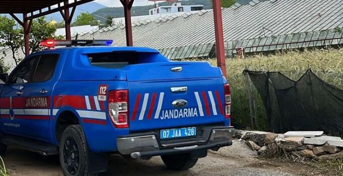 Gazipaşa’da 2 çocuk babası depo içerisinde ölü bulundu