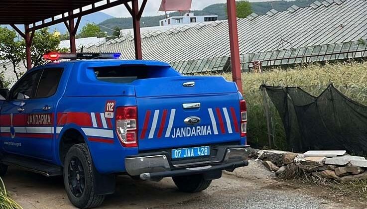 Gazipaşa’da 2 çocuk babası depo içerisinde ölü bulundu