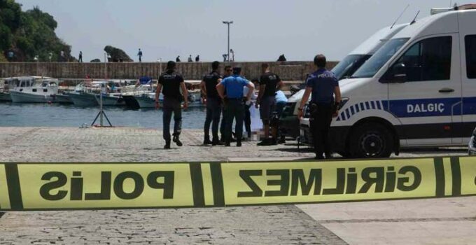 Antalya’da denizde bir kişinin cansız bedeni bulundu