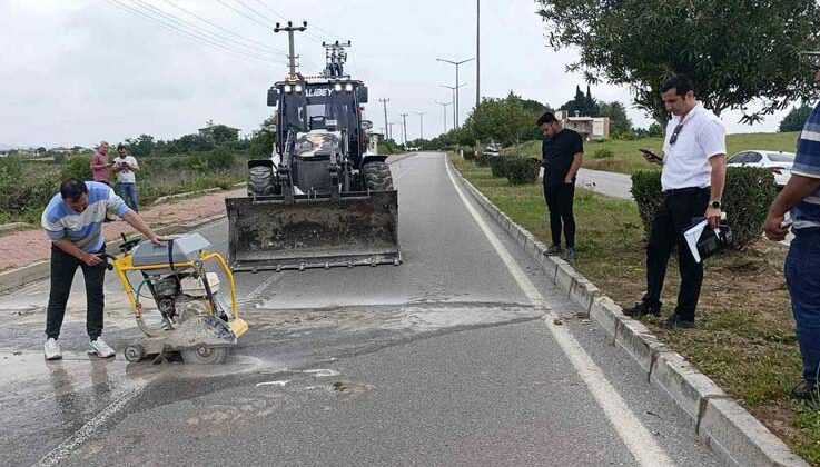 Mahkemeyi kazanan arazi sahipleri turizm yolunu kazıp araç trafiğine kapattı