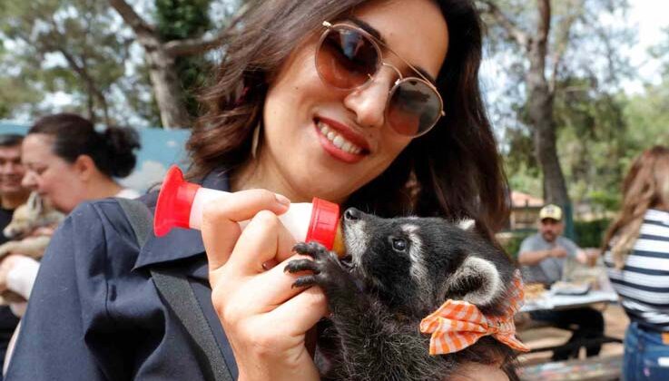 Antalya Doğal Yaşam Parkı’nda annesiz misafirlere Anneler Günü kutlaması