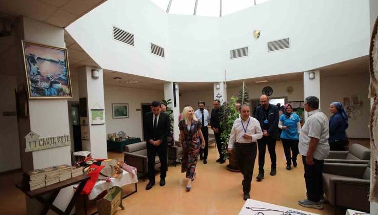 AÜ’de hastalara uygulamalı atölyelerde tarım ve sanatla terapi