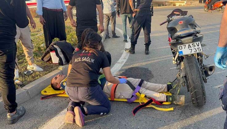 Kamyonetin çarpıp kaçtığı motosikletli yaralandı