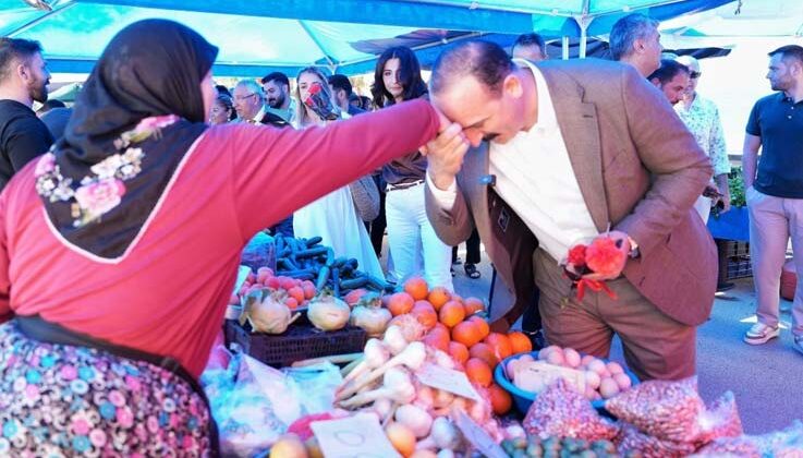 Konyaaltı Belediyesi Çiftçiler Günü’nde ’Üretici Pazarı’ kurdu