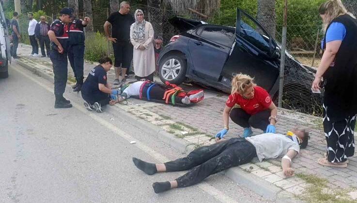 Kontrolden çıktı karşı şeride geçip palmiyeye çarptı: 2 yaralı