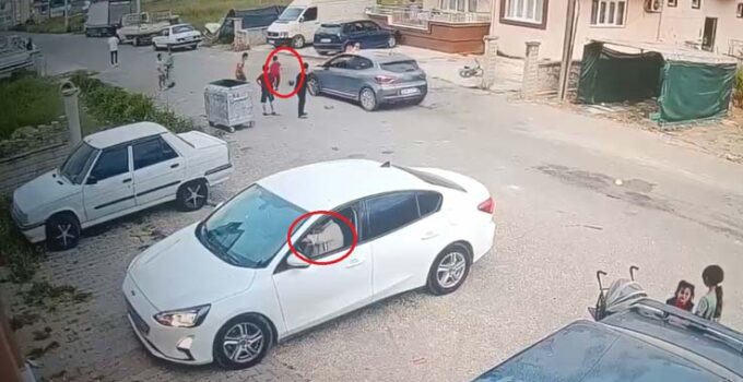 Serik’te otomobilin çarptığı 7 yaşındaki çocuk ağır yaralandı
