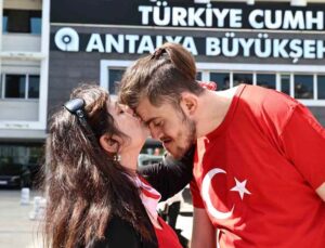 Temsili askerlik yapacak engelli bireylere davullu-zurnalı uğurlama