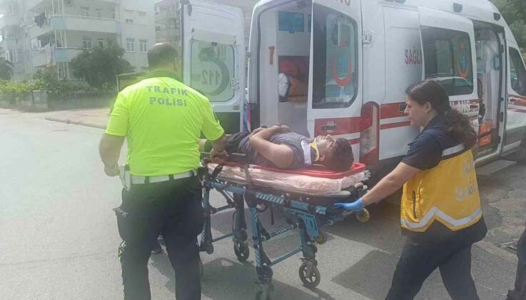 Kamyonete çarpmamak için motosikleti devirdi, kaskı hayatını kurtardı