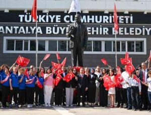 Büyükşehir Belediyesi’nde 19 Mayıs coşkusu törenle başladı