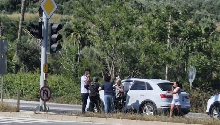 Manavgat’ta kırmızı ışıkta otomobil ile kamyonet çarpıştı: 3 yaralı