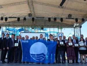 Başkan Böcek: “640 kilometrelik kıyı şeridimizde, marina ve turizm teknelerinin mavi bayrak alması için büyük gayret gösteriyoruz”