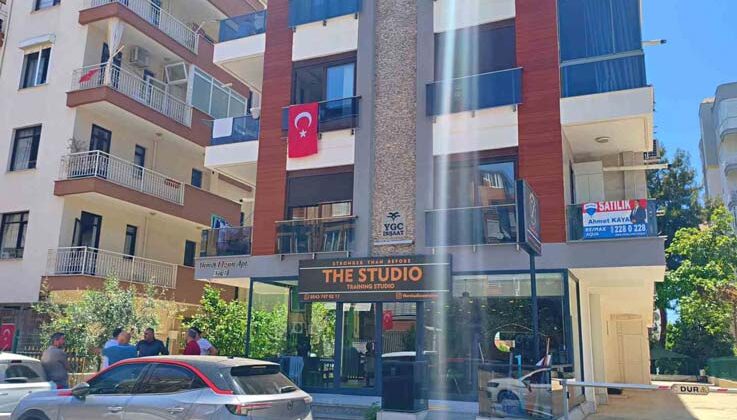 Uyuyor sandığı oğlunu yatakta ölü buldu