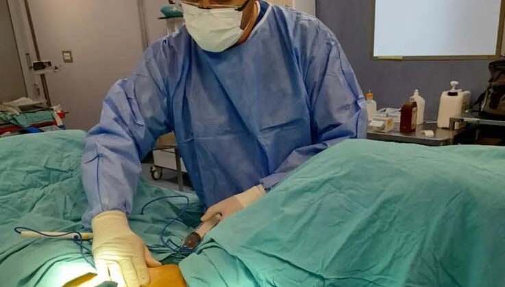 Anne karnındaki sıvı karaciğeri koruyor