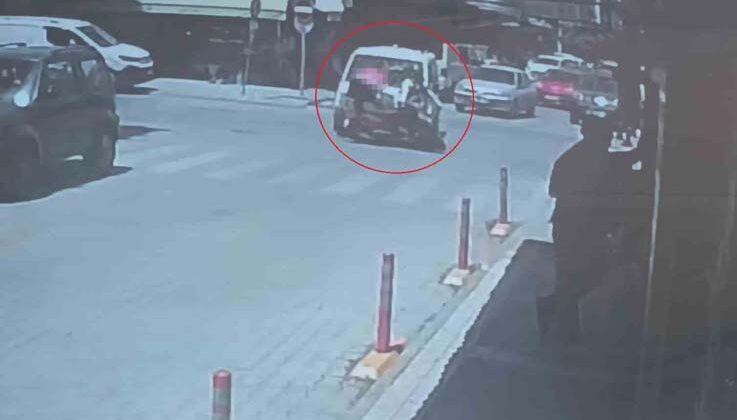 Manavgat’ta hafif ticari araç motosikletle çarpıştı: 1 yaralı