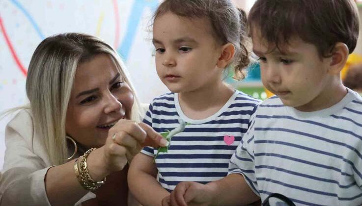 Büyükşehir çocukları ipekböceği ile tanıştırıyor