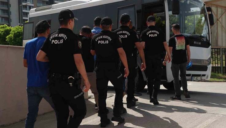 Antalya’da son 2 haftada bin 316 aranan şahıs yakalandı
