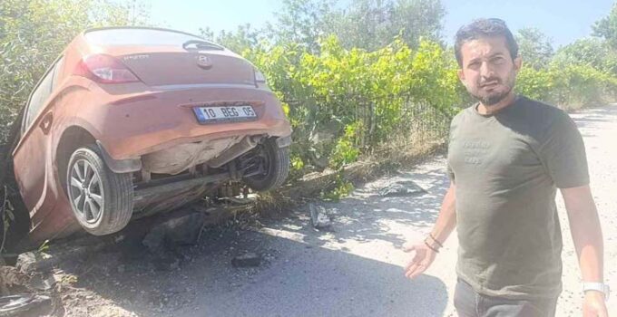 Virajı alamayan araçlar bahçeye uçuyor