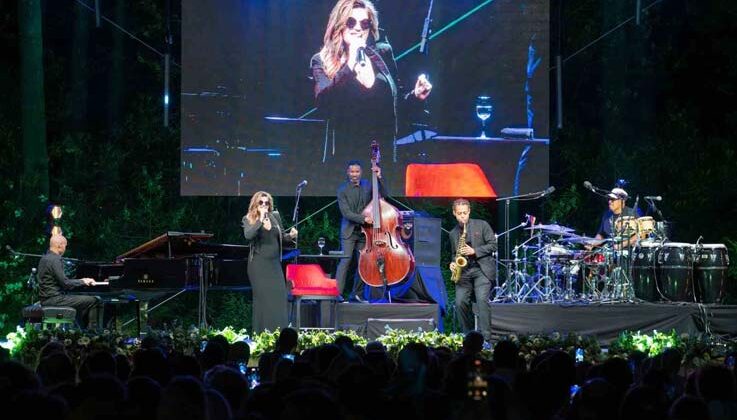 Anne olmaya hazırlanan Melody Gardot Antalyalı müzikseverlerle buluştu