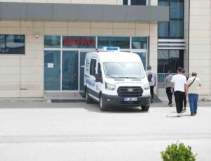 Babasının bıçaklayarak öldürdüğü gencin cenazesi morgdan alındı