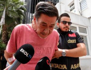 Öz oğlunu 25 bıçak darbesi ile öldüren baba altsoyu kasten öldürme suçundan tutuklandı