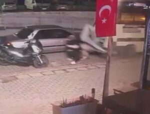 Sokakta tartıştığı kişilerin üzerine otomobil sürdü, gaza basıp kaçtı