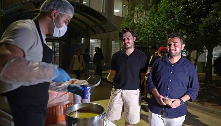 Antalya Büyükşehir Belediyesi’nden final haftasında öğrencilere çorba ikramı