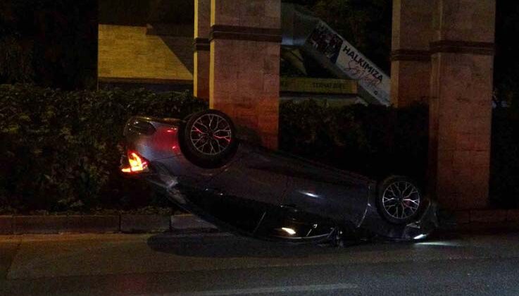 Takla atıp ters dönen otomobil 150 metre sürüklendi, sürücü aracı bırakıp gitti