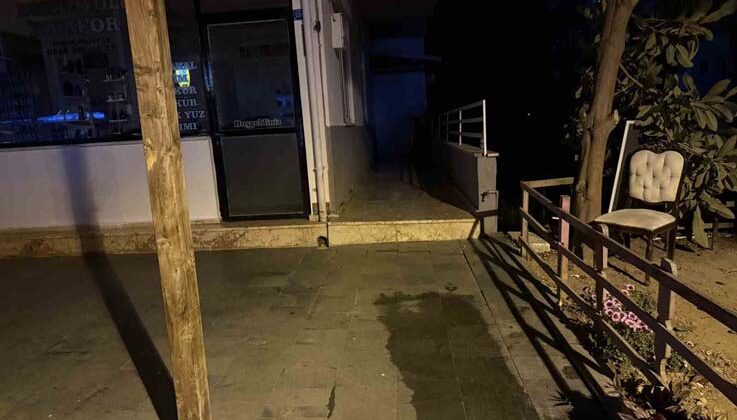 Cama yumruk atan çocuk ağır yaralandı