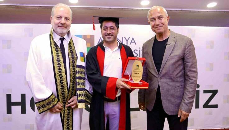Alanya Üniversitesi 7. dönem mezunlarını törenle uğurladı