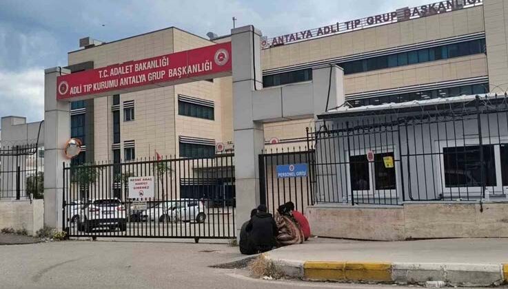 Oyun oynarken balkondan düşen küçük çocuğun cenazesi gözyaşları içinde teslim alındı