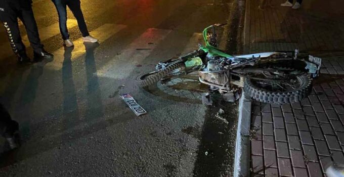Gazipaşa’da ’U’ dönüşü yapıp motosikletle çarpışan aracın sürücüsü kaçtı: 1 yaralı