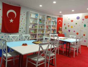 Akdenizli öğrenciler Hatay’da kütüphane kurdu