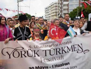 Uluslararası Yörük Türkmen Festivali ‘Yörük Göçü’yle açıldı, Antalya renk cümbüşüne döndü
