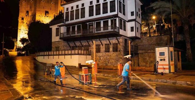 Alanya’da bayram öncesi kapsamlı temizlik seferberliği