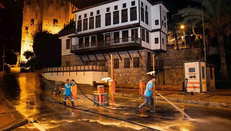 Alanya’da bayram öncesi kapsamlı temizlik seferberliği