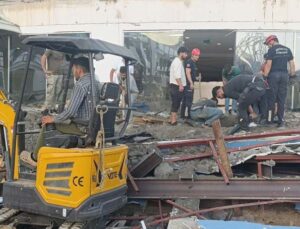 Antalya’da otel inşaatının balkonu göçtü: İşçiler canını son anda kurtardı
