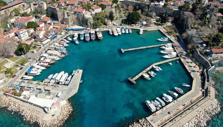 Antalya’da yangın tedbirleri yetersiz olan 174 turistik tesisin ruhsatı askıya alındı